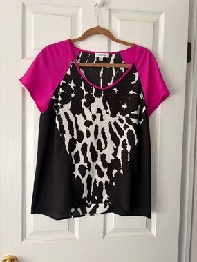 Calvin Klein Black, White & Hot Pink Short Sleeve Printed Raglan Top